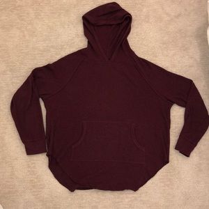 ⭐️ Aritzia Alder Thermal with Hood in Maroon